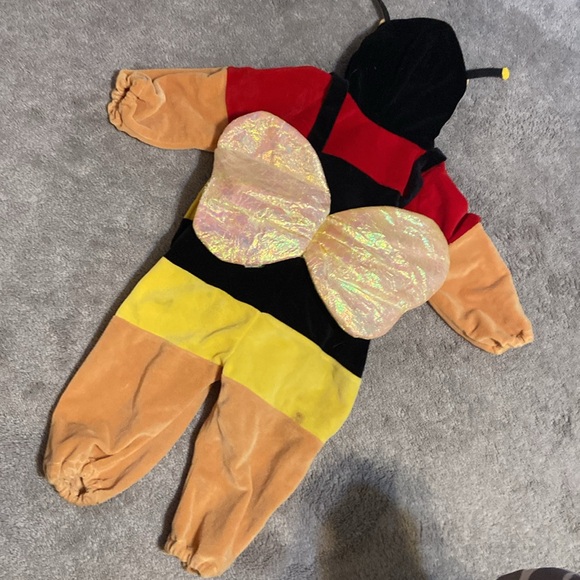 Winnie the Pooh Bumblebee Costume Disney Store Size 18-24 Months Halloween - Picture 9 of 12